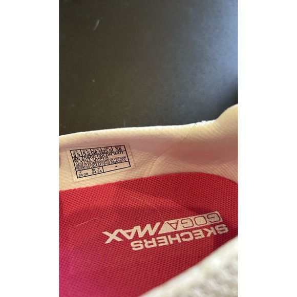 Skechers Women's 8.5 Go Walk Joy White Slip On Shoes - Picture 4 of 16